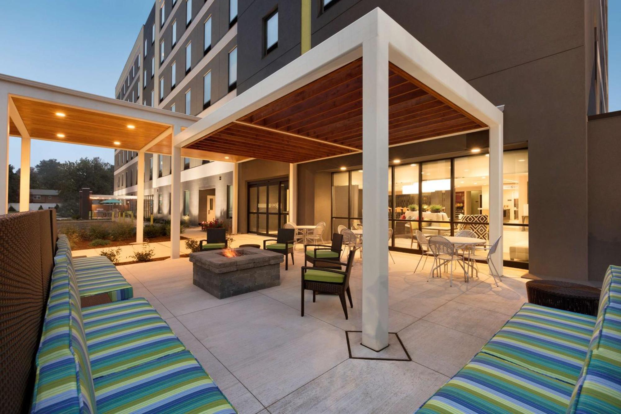 Home2 Suites By Hilton Hasbrouck Heights Exterior photo